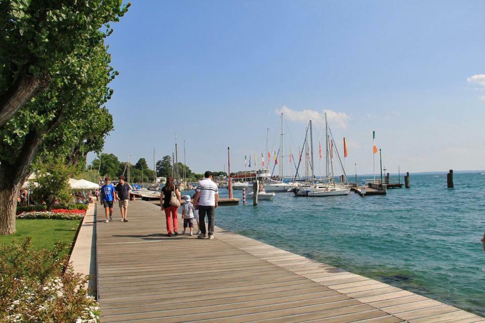 New Apartment Private Parking Bardolino Luaran gambar